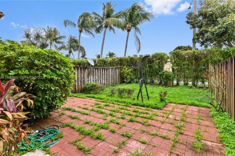 Touwnhouse à louer à Miramar, Floride: 3 chambres, 143.91 m2 № 2047638 - photo 30