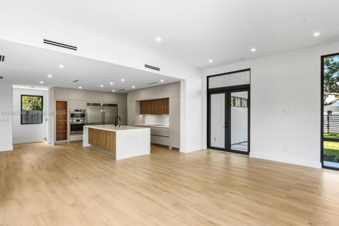 Купить виллу или дом в Майами, Флорида 5 спален, № 2029591 - фото 19