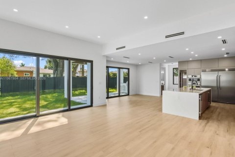 Купить виллу или дом в Майами, Флорида 5 спален, № 2029591 - фото 18