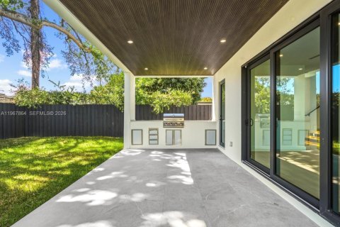 Купить виллу или дом в Майами, Флорида 5 спален, № 2029591 - фото 16