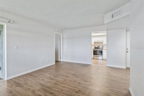 Apartment in Ocala, Florida 2 bedrooms, 77.76 sq.m. № 2167783 - photo 7