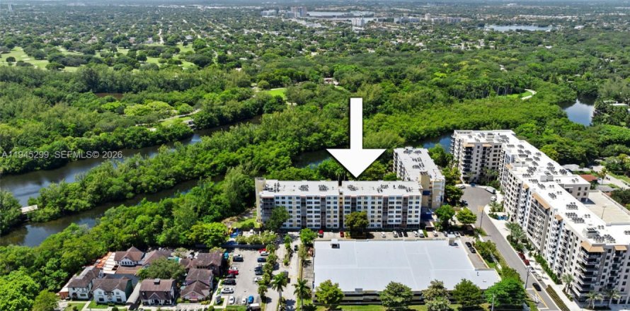 Condo in North Miami Beach, Florida, 2 bedrooms  № 2001772