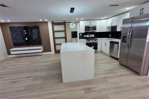 Villa ou maison à vendre à Holiday, Floride: 4 chambres, 147.16 m2 № 2426920 - photo 7
