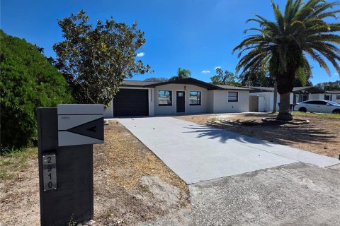 Villa ou maison à vendre à Holiday, Floride: 4 chambres, 147.16 m2 № 2426920 - photo 2