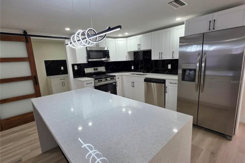 Villa ou maison à vendre à Holiday, Floride: 4 chambres, 147.16 m2 № 2426920 - photo 9