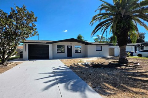 Villa ou maison à Holiday, Floride 4 chambres, 147.16 m2 № 2426920