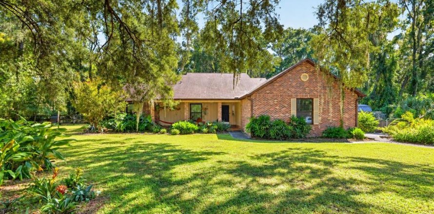 Villa ou maison à Gainesville, Floride 3 chambres, 229.93 m2 № 2415140