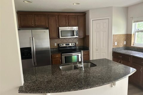 Townhouse in Wesley Chapel, Florida 3 bedrooms, 140.56 sq.m. № 2206613 - photo 9