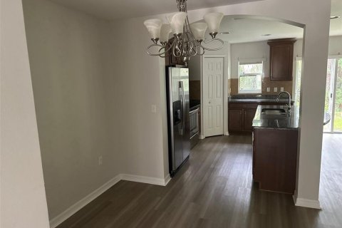 Townhouse in Wesley Chapel, Florida 3 bedrooms, 140.56 sq.m. № 2206613 - photo 4