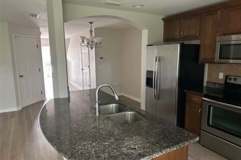 Townhouse in Wesley Chapel, Florida 3 bedrooms, 140.56 sq.m. № 2206613 - photo 14