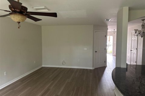 Townhouse in Wesley Chapel, Florida 3 bedrooms, 140.56 sq.m. № 2206613 - photo 13