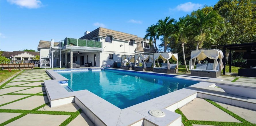 Дом в Дейви, Флорида 5 спален, 636.38м2 № 2057742