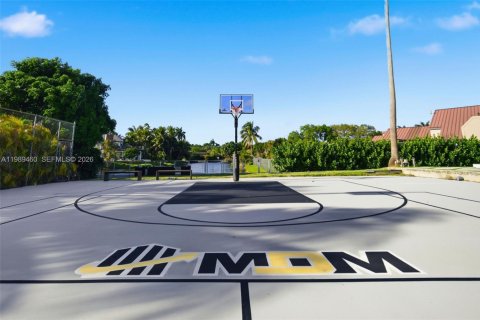 Купить виллу или дом в Дейви, Флорида 5 спален, 636.38м2, № 2057742 - фото 4