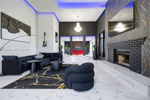 Купить виллу или дом в Дейви, Флорида 5 спален, 636.38м2, № 2057742 - фото 12