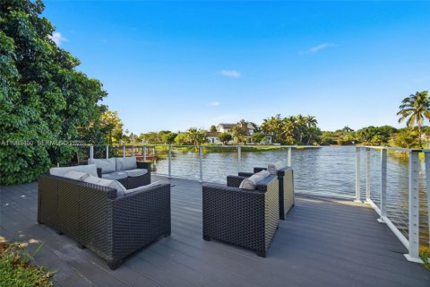 Купить виллу или дом в Дейви, Флорида 5 спален, 636.38м2, № 2057742 - фото 3