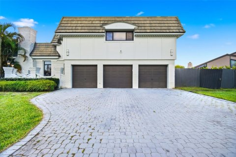 Купить виллу или дом в Дейви, Флорида 5 спален, 636.38м2, № 2057742 - фото 6