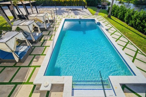 Купить виллу или дом в Дейви, Флорида 5 спален, 636.38м2, № 2057742 - фото 2