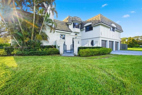 Купить виллу или дом в Дейви, Флорида 5 спален, 636.38м2, № 2057742 - фото 5