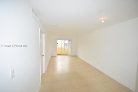 Copropriété à louer à Dania Beach, Floride: 1 chambre, 69.68 m2 № 1966207 - photo 3