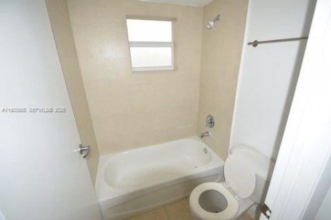 Copropriété à louer à Dania Beach, Floride: 1 chambre, 69.68 m2 № 1966207 - photo 8