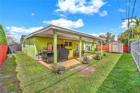 Купить виллу или дом в Майами, Флорида 4 спальни, 219.16м2, № 2043412 - фото 18