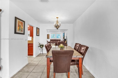 Купить виллу или дом в Майами, Флорида 4 спальни, 219.16м2, № 2043412 - фото 3