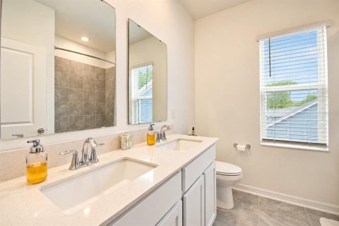 House in Edgewater, Florida 5 bedrooms, 242.2 sq.m. № 2425951 - photo 26
