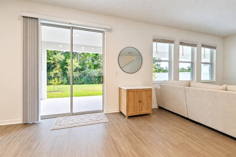 House in Edgewater, Florida 5 bedrooms, 242.2 sq.m. № 2425951 - photo 11