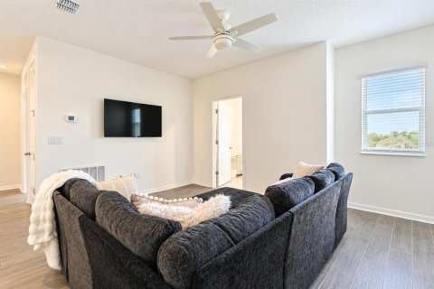 House in Edgewater, Florida 5 bedrooms, 242.2 sq.m. № 2425951 - photo 22