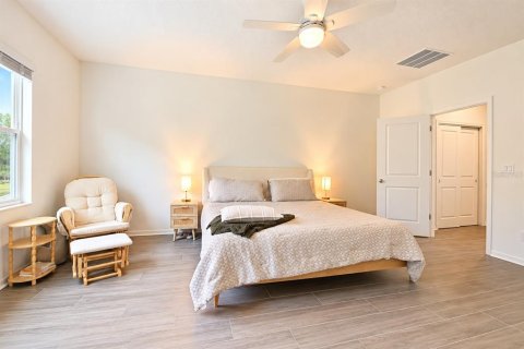 House in Edgewater, Florida 5 bedrooms, 242.2 sq.m. № 2425951 - photo 15