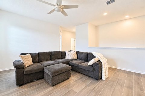 House in Edgewater, Florida 5 bedrooms, 242.2 sq.m. № 2425951 - photo 23