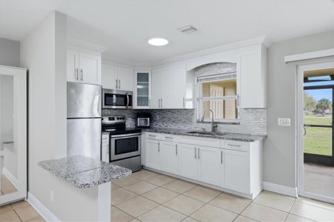 Commercial property in North Port, Florida 4 bedrooms, 147.25 sq.m. № 2096802 - photo 14
