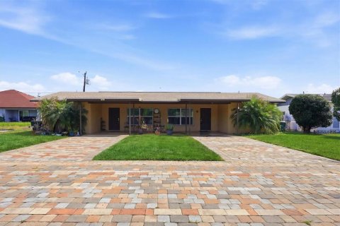Commercial property in North Port, Florida 4 bedrooms, 147.25 sq.m. № 2096802 - photo 3