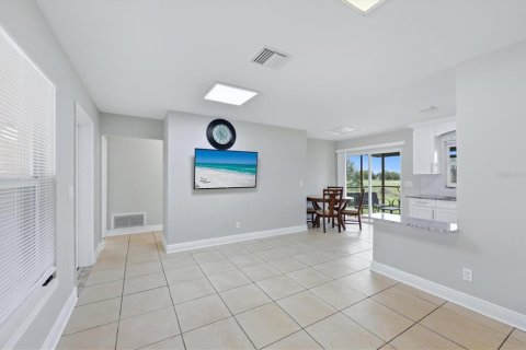 Commercial property in North Port, Florida 4 bedrooms, 147.25 sq.m. № 2096802 - photo 22