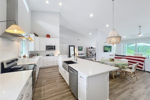 Villa ou maison à vendre à Groveland, Floride: 6 chambres, 509.1 m2 № 2148653 - photo 12