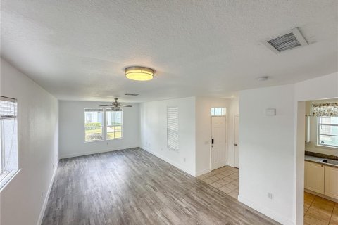 Condominio en venta en Tampa, Florida, 4 dormitorios, 160.16 m2 № 1565349 - foto 6