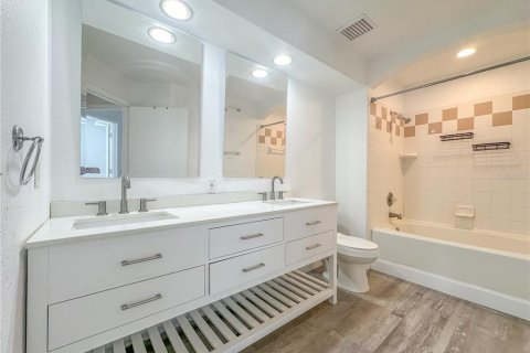 Condominio en venta en Tampa, Florida, 4 dormitorios, 160.16 m2 № 1565349 - foto 17