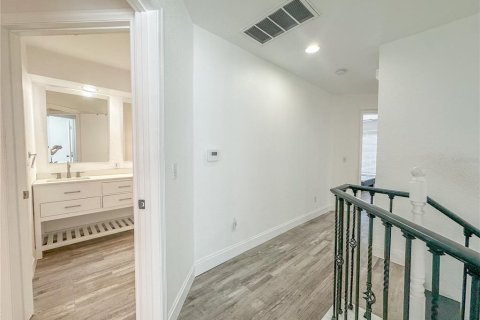 Condominio en venta en Tampa, Florida, 4 dormitorios, 160.16 m2 № 1565349 - foto 13