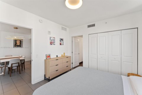 Condominio en alquiler en Miami, Florida, 2 dormitorios, 96.62 m2 № 1896231 - foto 15