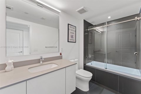 Condominio en alquiler en Miami, Florida, 2 dormitorios, 96.62 m2 № 1896231 - foto 16