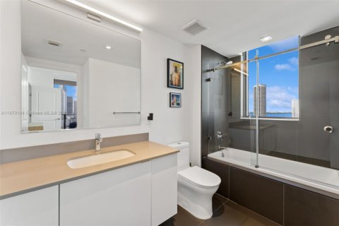 Condominio en alquiler en Miami, Florida, 2 dormitorios, 96.62 m2 № 1896231 - foto 17