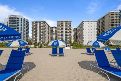 Condo in Miami Beach, Florida, 1 bedroom  № 2062143 - photo 6