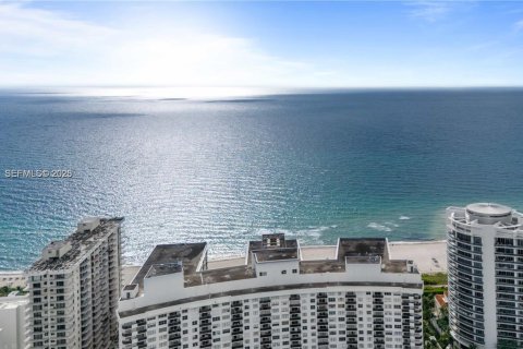 Condo in Miami Beach, Florida, 1 bedroom  № 2062143 - photo 3