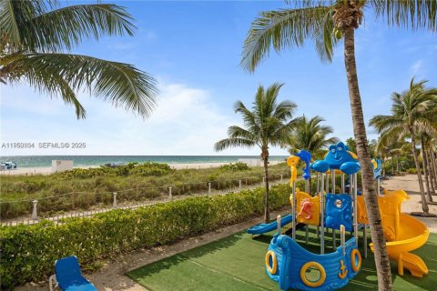 Condo in Miami Beach, Florida, 1 bedroom  № 2062143 - photo 5