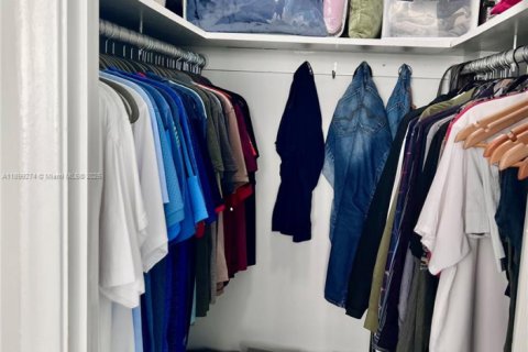 Condo in Miami Beach, Florida, 2 bedrooms  № 1951196 - photo 18