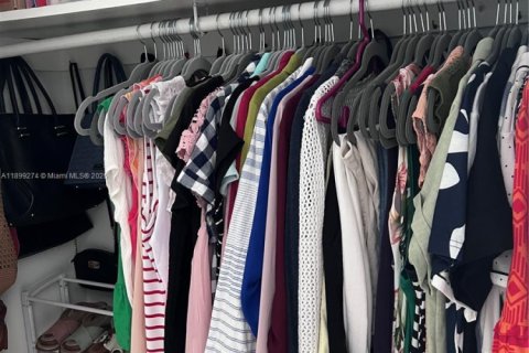 Condo in Miami Beach, Florida, 2 bedrooms  № 1951196 - photo 19