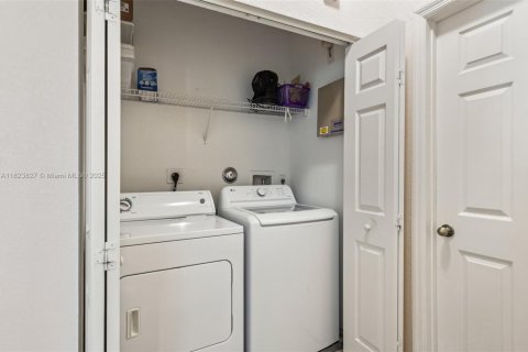Condo in Miramar, Florida, 3 bedrooms  № 1808971 - photo 22