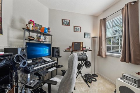 Condo in Miramar, Florida, 3 bedrooms  № 1808971 - photo 17