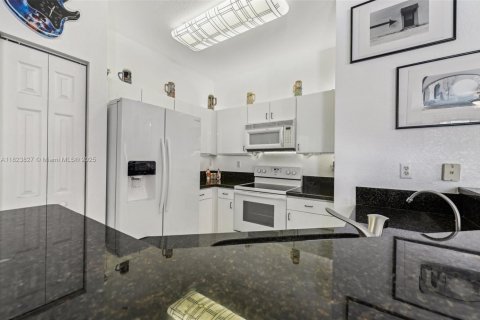 Condo in Miramar, Florida, 3 bedrooms  № 1808971 - photo 5