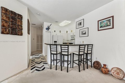 Condo in Miramar, Florida, 3 bedrooms  № 1808971 - photo 15